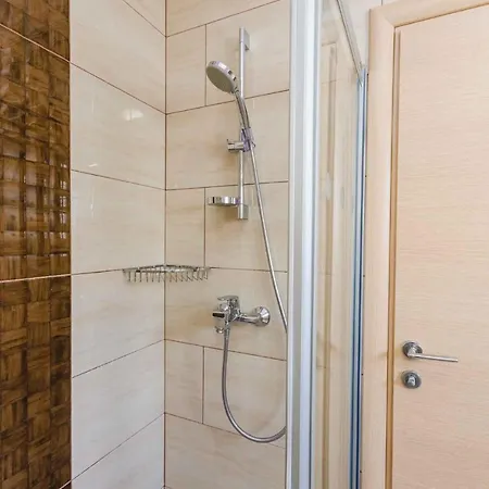 In Novi Vinodolski 15274 Apartamento Povile