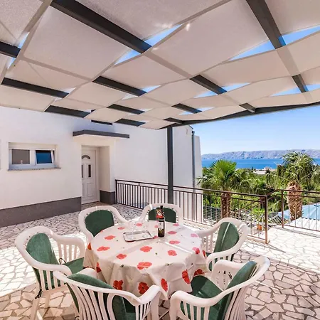Apartamento In Novi Vinodolski 15274 *