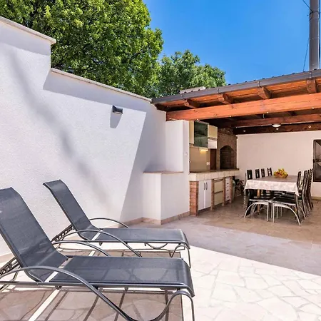In Novi Vinodolski 15274 Apartamento *