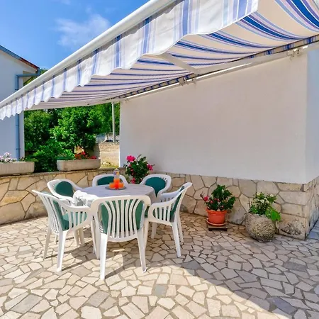 In Novi Vinodolski 15274 Apartamento *