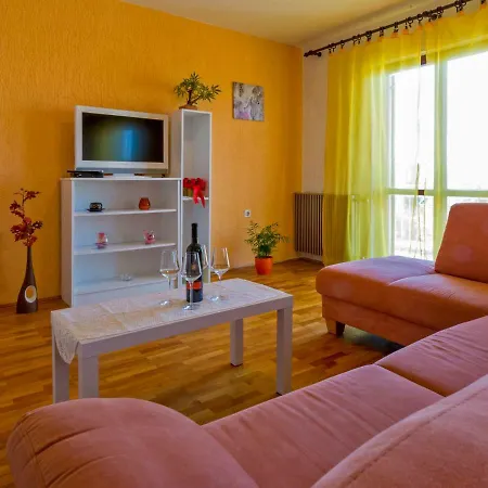 Apartamento In Novi Vinodolski 15274 *